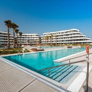 Vivi Homes - Galatea Pool, Gym, Sauna & Beach